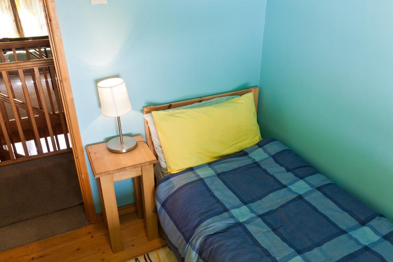 1 Tan Yr Eglwys Barn Cottage Pontardawe Экстерьер фото