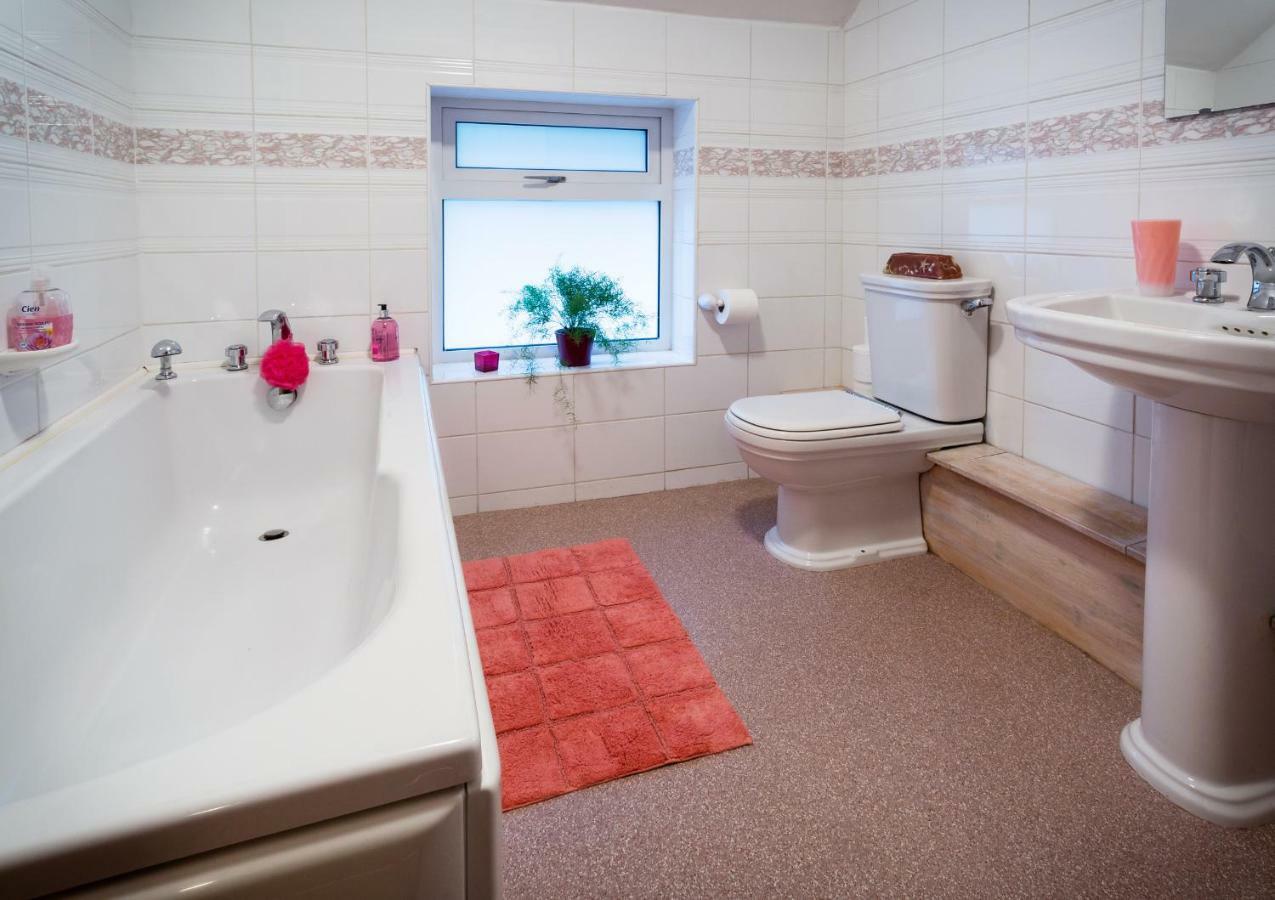1 Tan Yr Eglwys Barn Cottage Pontardawe Экстерьер фото