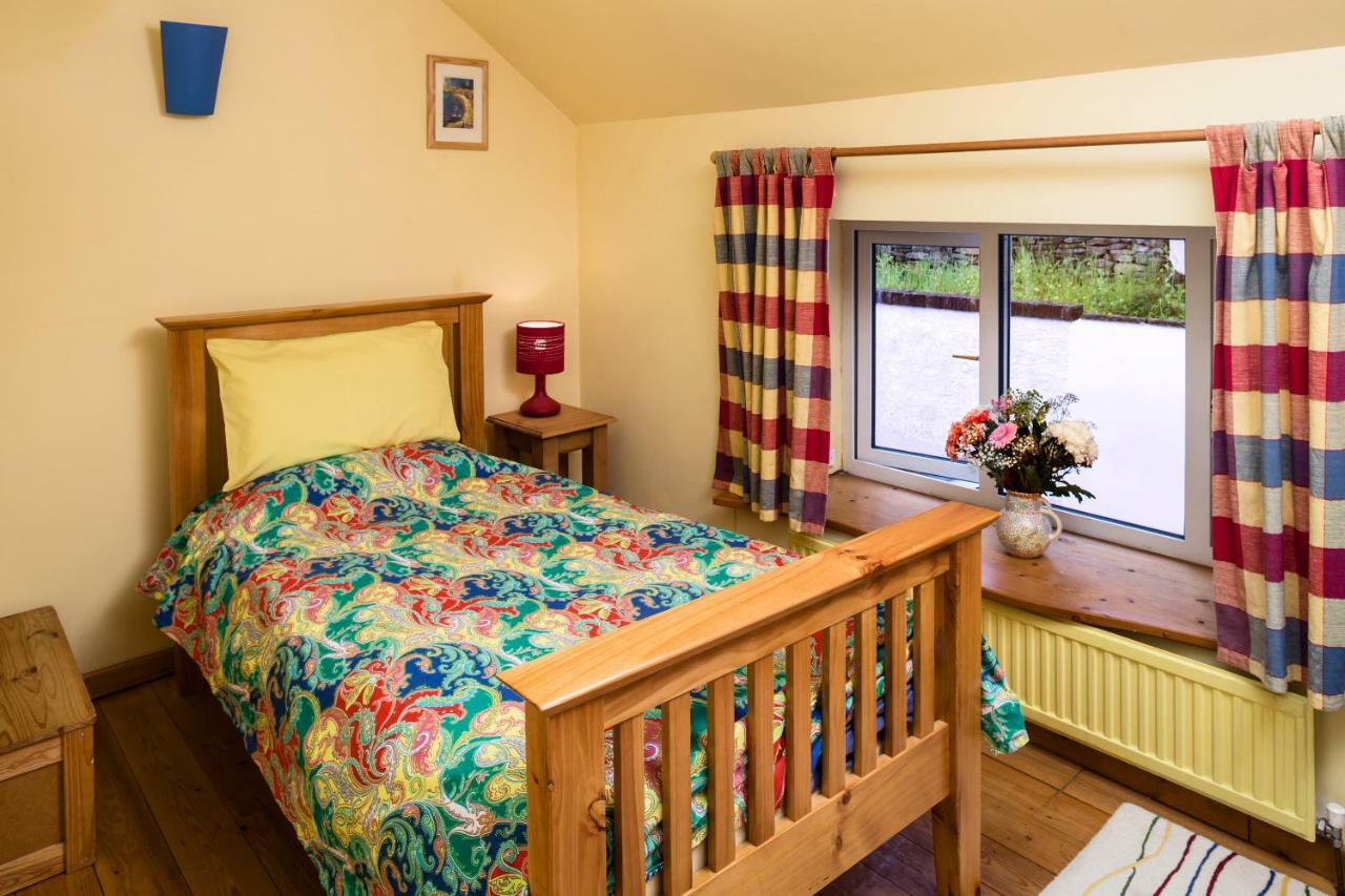 1 Tan Yr Eglwys Barn Cottage Pontardawe Экстерьер фото